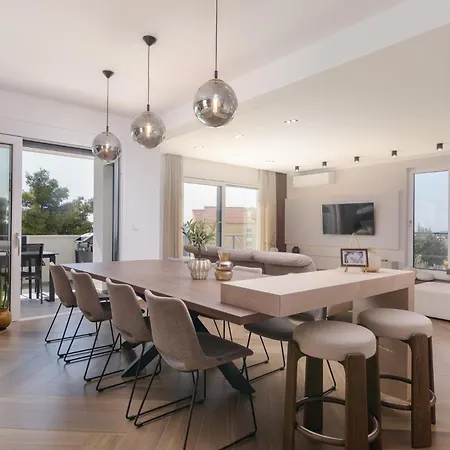 Apartment Mare Vista Rooftop Penthouse Sea View & Private Jacuzzi Trogir