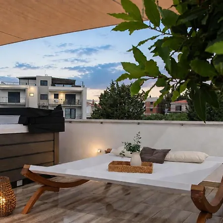 Mare Vista Rooftop Penthouse Sea View & Private Jacuzzi