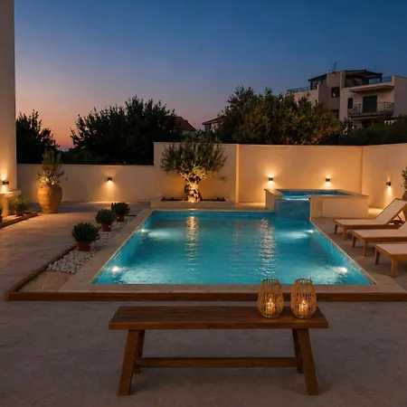 Mare Vista Rooftop Penthouse Sea View & Private Jacuzzi * Trogir
