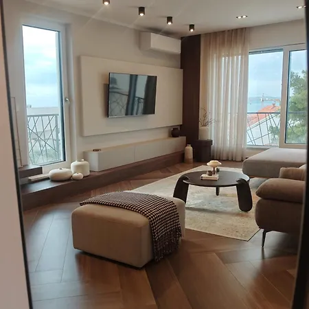 Mare Vista Rooftop Penthouse Sea View & Private Jacuzzi * Trogir