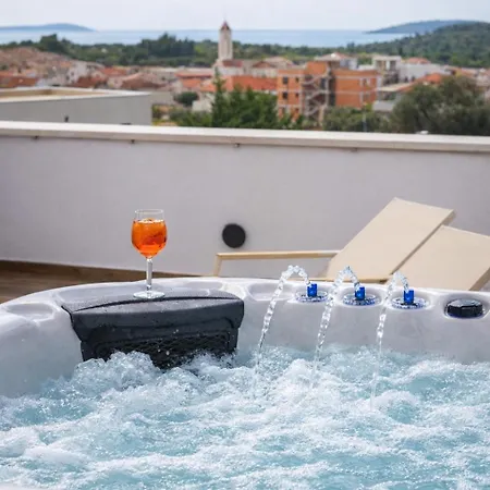 Mare Vista Rooftop Penthouse Sea View & Private Jacuzzi Trogir