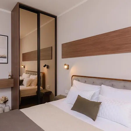 Mare Vista Rooftop Penthouse Sea View & Private Jacuzzi Trogir
