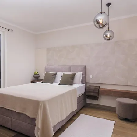 Mare Vista Rooftop Penthouse Sea View & Private Jacuzzi *