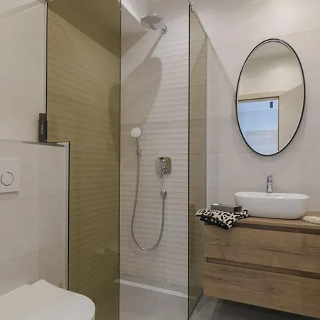 Mare Vista Rooftop Penthouse Sea View & Private Jacuzzi