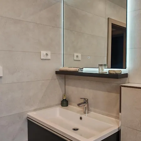 Mare Vista Rooftop Penthouse Sea View & Private Jacuzzi Apartment Trogir