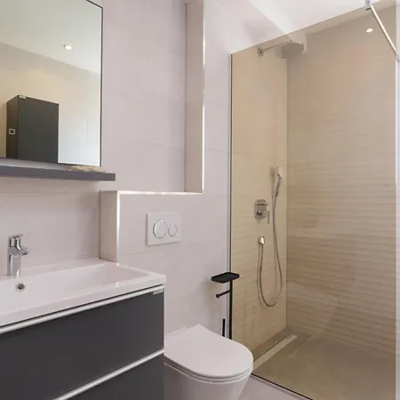Mare Vista Rooftop Penthouse Sea View & Private Jacuzzi Trogir