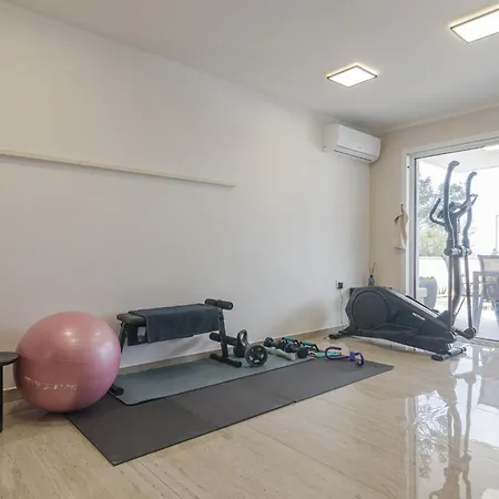 Mare Vista Rooftop Penthouse Sea View & Private Jacuzzi